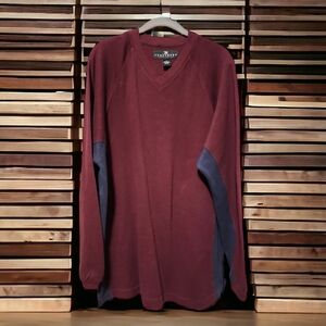 Vintage Red Men's Pullover: Timeless Style, Modern Comfort (Size M)